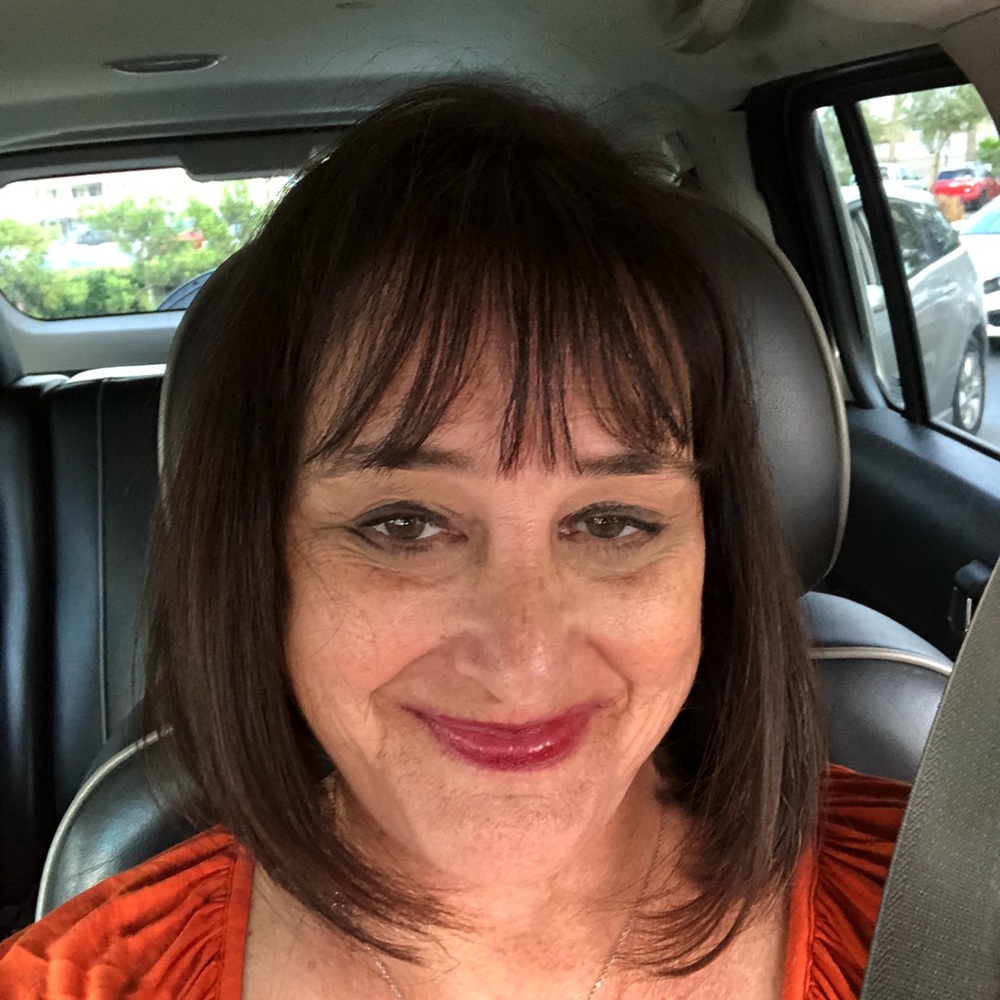 Meet your Posher, Angela